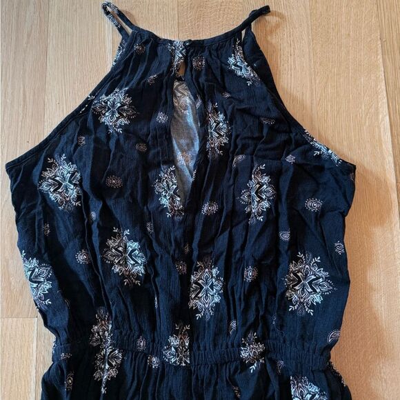 SO Navy and White Halter Jumpsuit with Wide-Leg Design - Picture 5 of 6